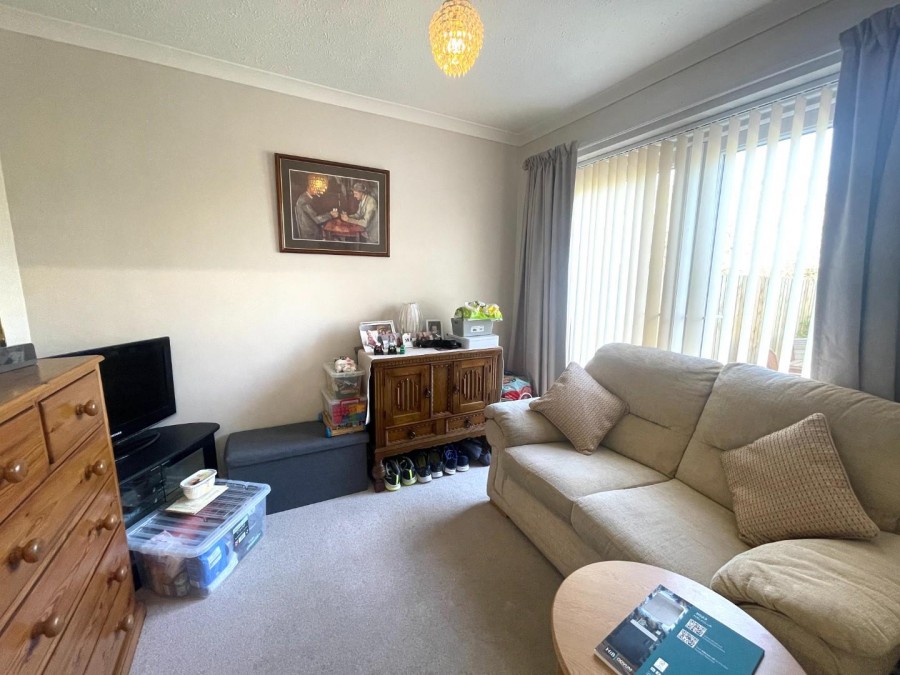 Images for Meadow Close, Street