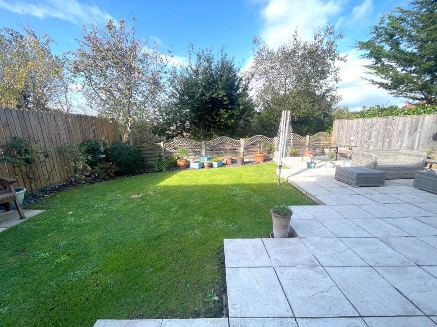 Images for Meadow Close, Street