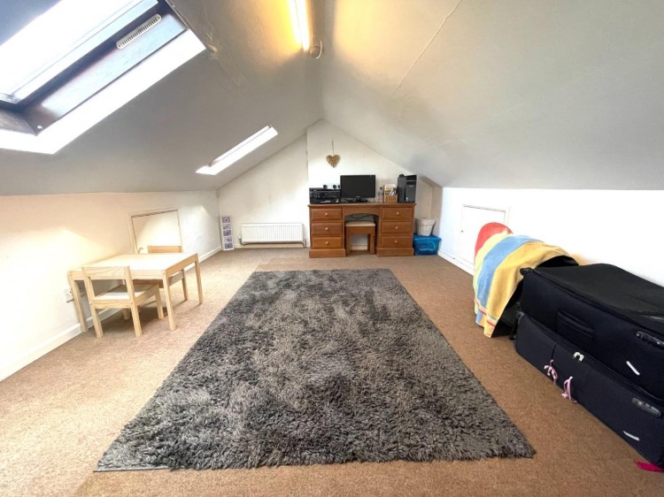 Images for Holman Close