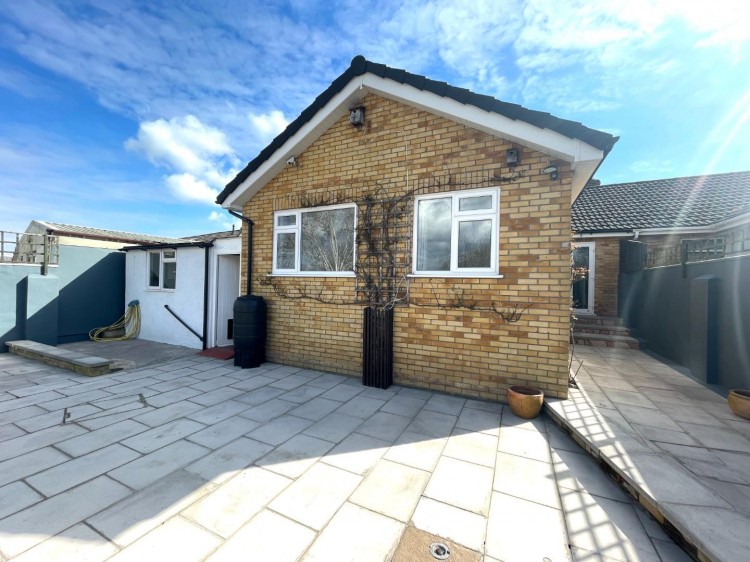 Images for Holman Close