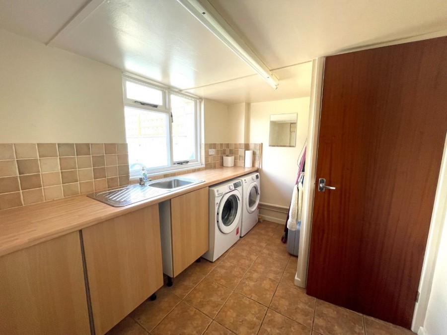Images for Holman Close