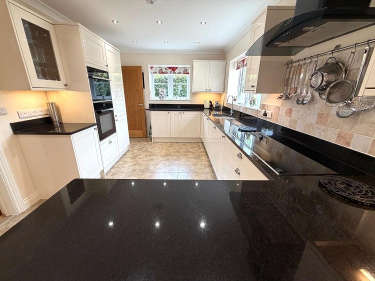 Images for Millbatch Close, Meare, Glastonbury