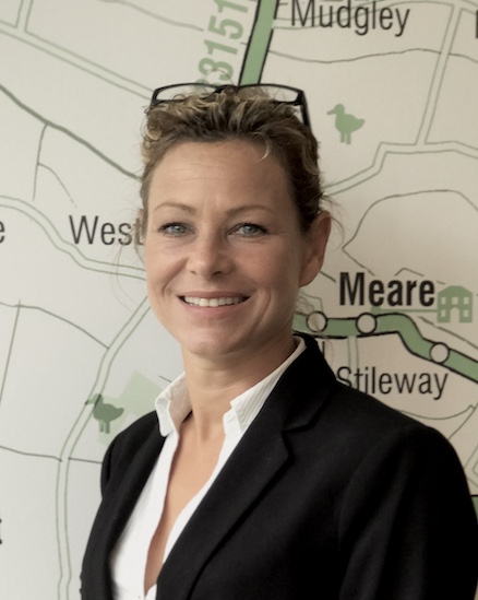 Mel , Director